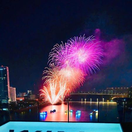 Wink Icon Hotel Danang Riverside - Luxury Suites - 24Hrs Stay & Rooftop Pool Bar Dış mekan fotoğraf