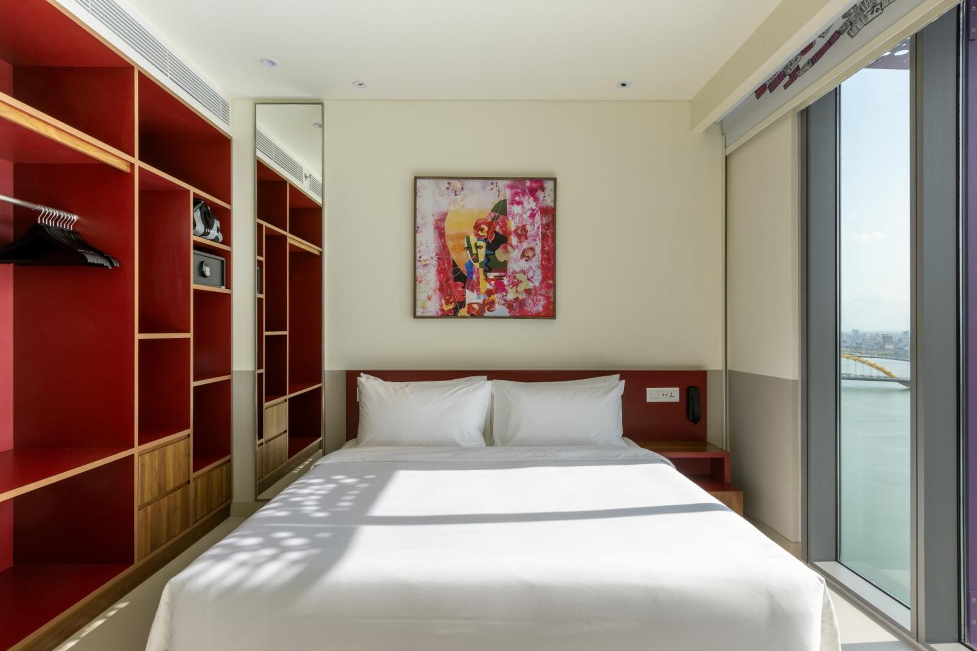 Wink Icon Hotel Danang Riverside - Luxury Suites - 24Hrs Stay & Rooftop Pool Bar Dış mekan fotoğraf