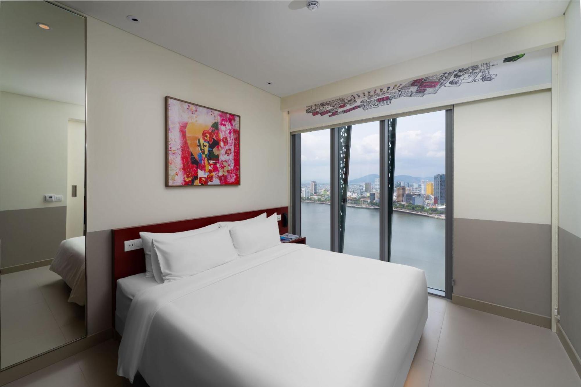 Wink Icon Hotel Danang Riverside - Luxury Suites - 24Hrs Stay & Rooftop Pool Bar Dış mekan fotoğraf