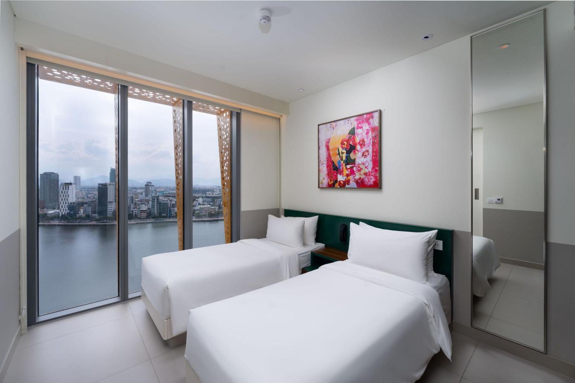 Wink Icon Hotel Danang Riverside - Luxury Suites - 24Hrs Stay & Rooftop Pool Bar Dış mekan fotoğraf