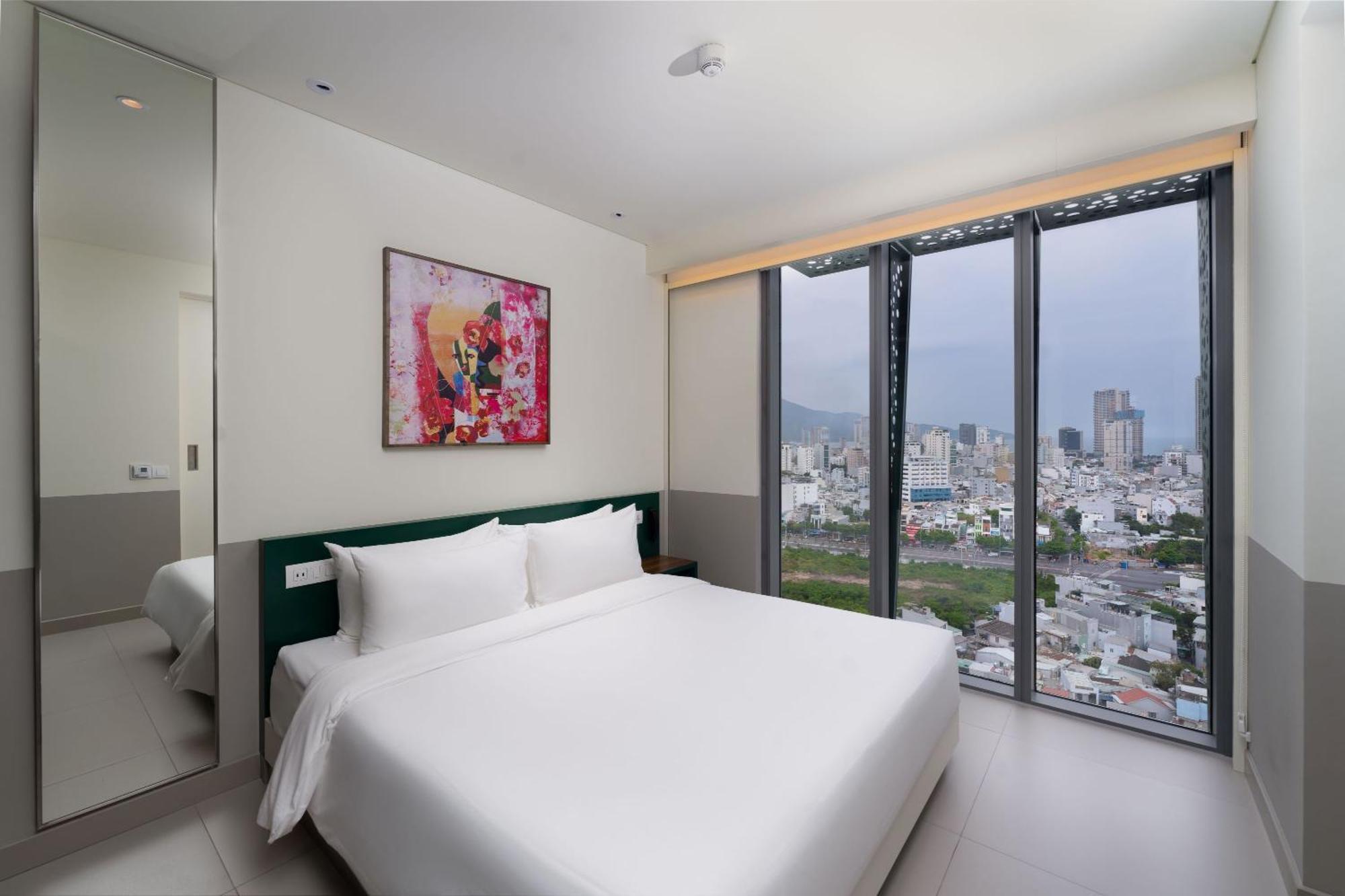 Wink Icon Hotel Danang Riverside - Luxury Suites - 24Hrs Stay & Rooftop Pool Bar Dış mekan fotoğraf