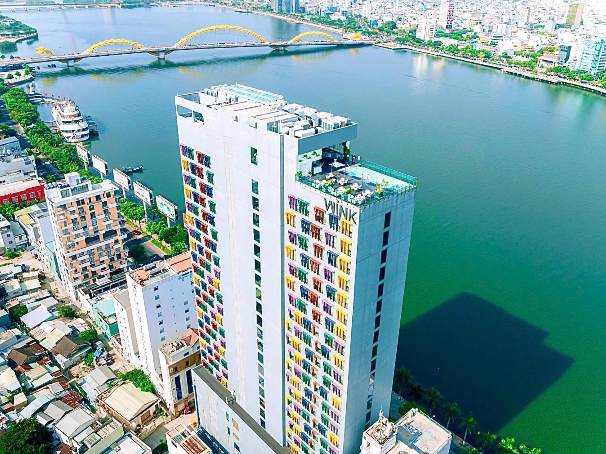 Wink Icon Hotel Danang Riverside - Luxury Suites - 24Hrs Stay & Rooftop Pool Bar Dış mekan fotoğraf