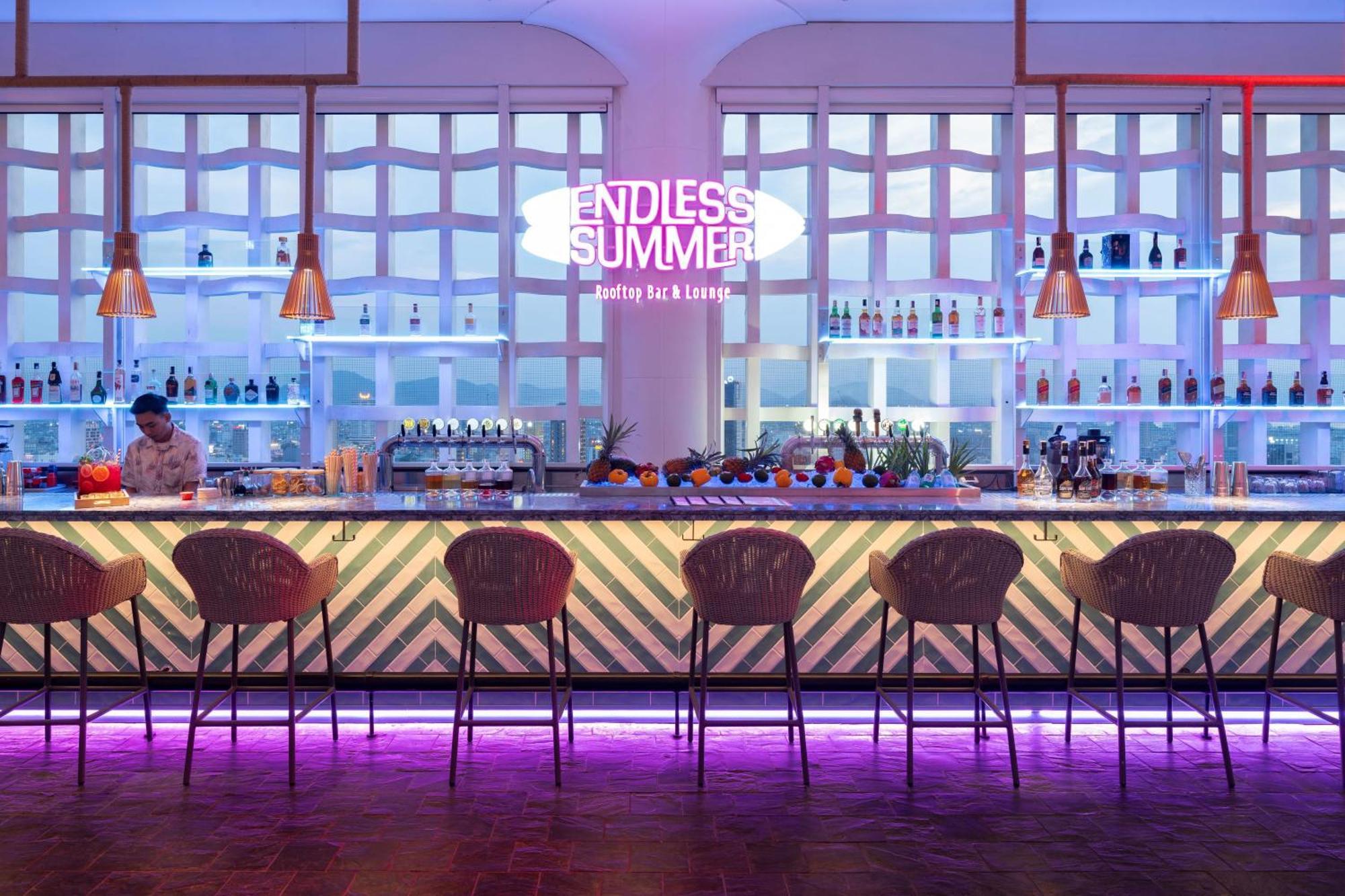Wink Icon Hotel Danang Riverside - Luxury Suites - 24Hrs Stay & Rooftop Pool Bar Dış mekan fotoğraf