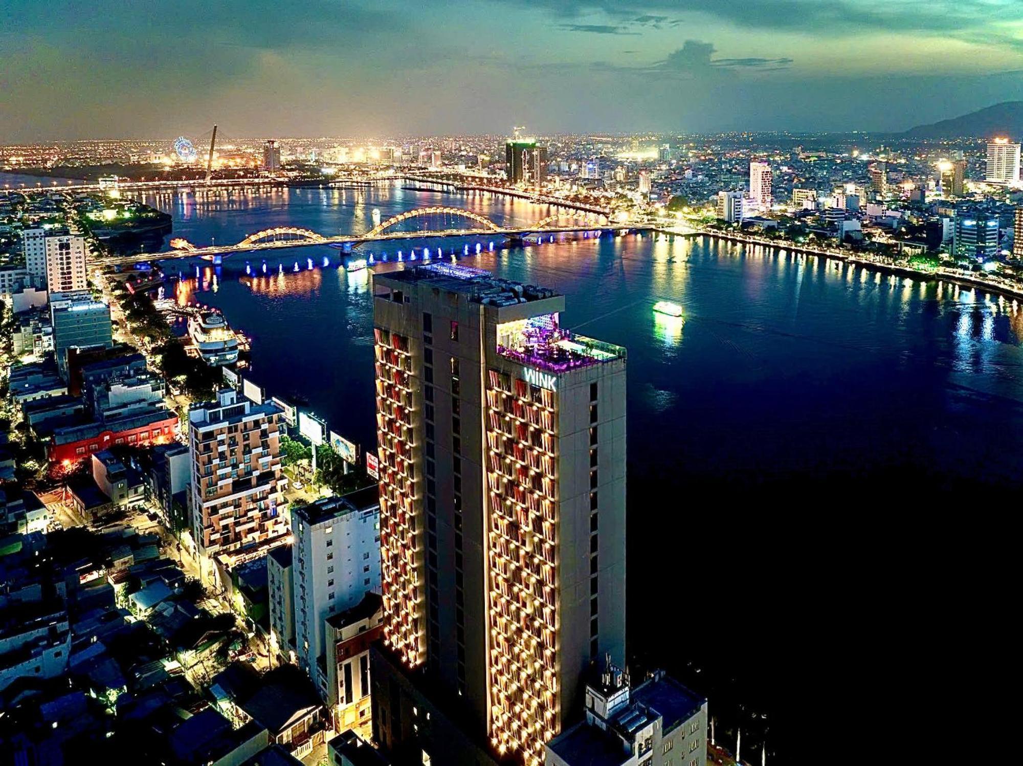 Wink Icon Hotel Danang Riverside - Luxury Suites - 24Hrs Stay & Rooftop Pool Bar Dış mekan fotoğraf
